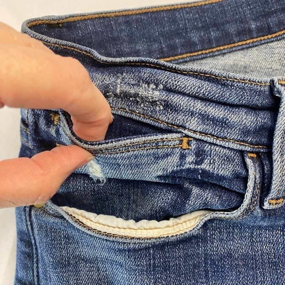 FRAME 'Le High Straight' High Rise Staggered Hem Jeans in Carroll Wash Size 28 - Picture 6 of 10